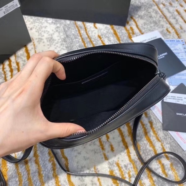 Handbags  SAINT LAURENT 520534 size 23x16x6 cm