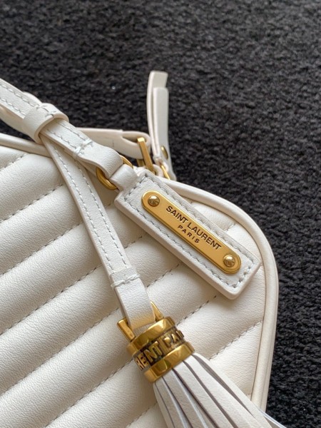 Handbags  SAINT LAURENT 520534 size 23x16x6 cm