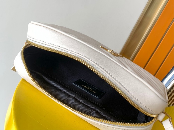 Handbags  SAINT LAURENT 520534 size 23x16x6 cm