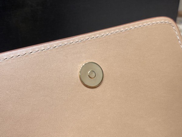 Handbags  SAINT LAURENT 668809 size 16×18x6 cm