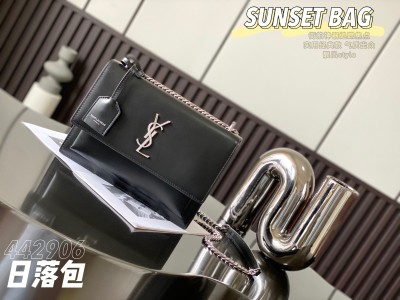 Handbags  SAINT LAURENT 442906 size 22×8×16  cm