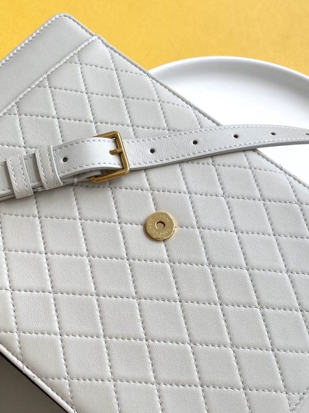 Handbags  SAINT LAURENT 668863 size 26×18×5 cm