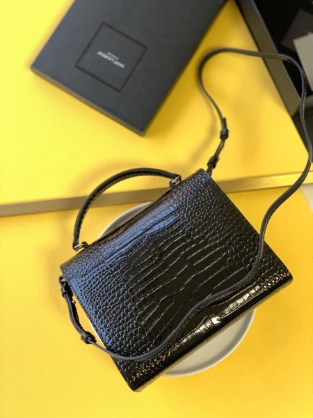 Handbags  SAINT LAURENT 578000  size 24.5x20x11.5 cm