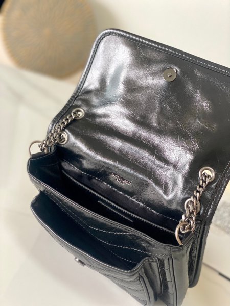 Handbags  SAINT LAURENT 633151 size 22×16.5×12 cm