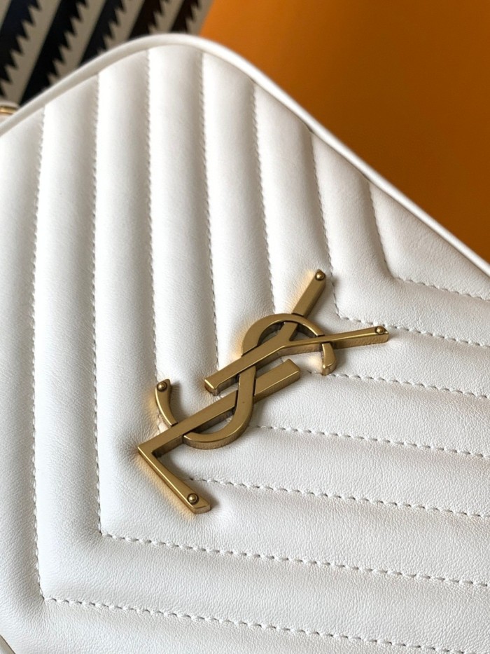 Handbags  SAINT LAURENT 520534 size 23x16x6 cm