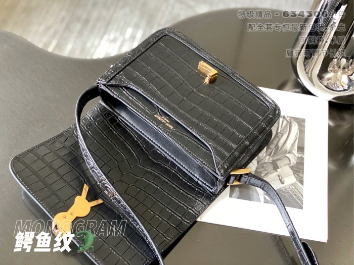 Handbags  SAINT LAURENT 634306 size 19x13x5 cm