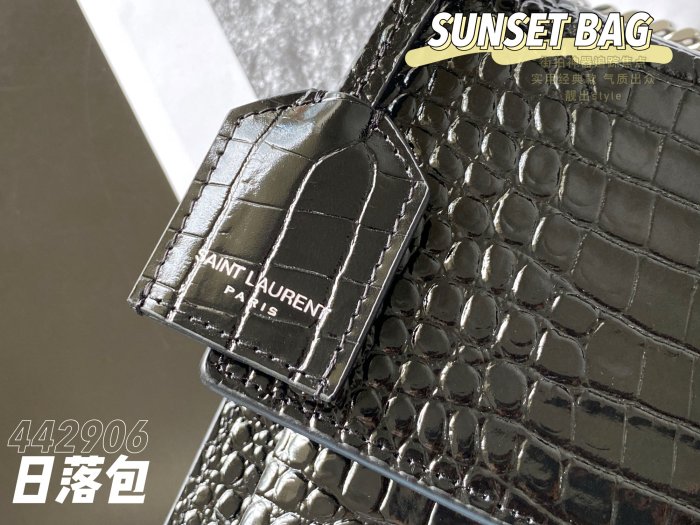 Handbags  SAINT LAURENT 442906 size 22×16×8 cm