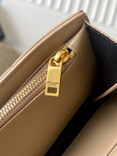 Handbags  SAINT LAURENT 738109 size 19×11×4 cm