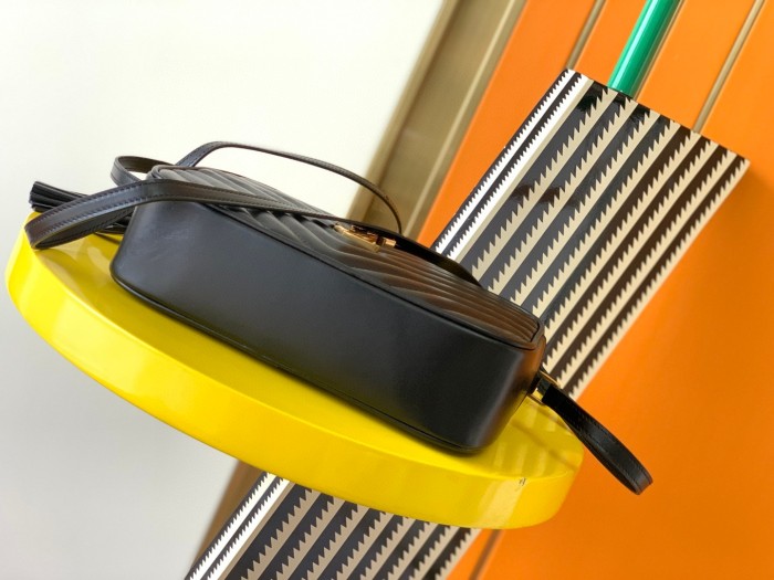 Handbags  SAINT LAURENT 520534 size 23x16x6 cm