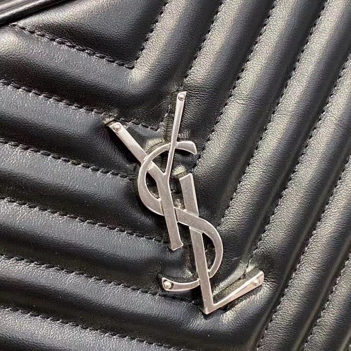 Handbags  SAINT LAURENT 520534 size 23x16x6 cm