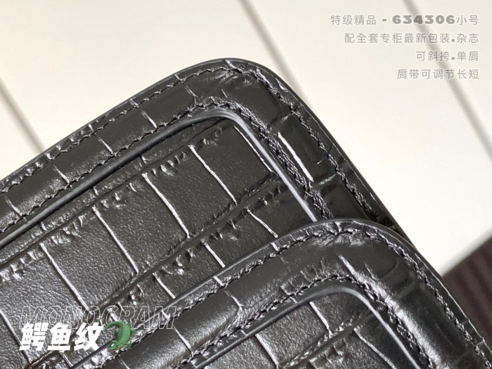 Handbags  SAINT LAURENT 634306 size 19x13x5 cm