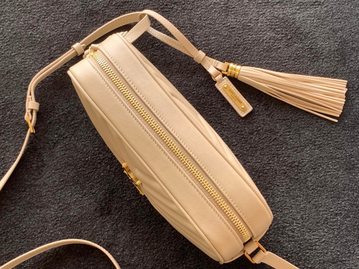 Handbags  SAINT LAURENT 520534 size 23x16x6 cm