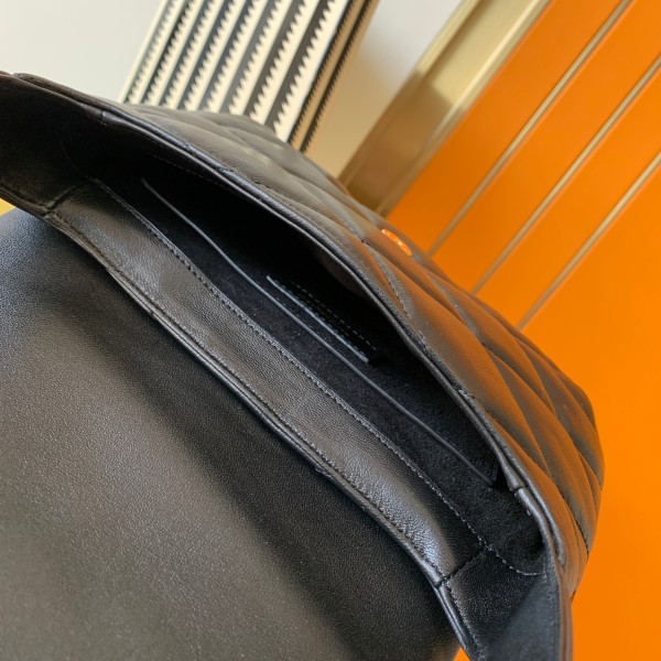 Handbags  SAINT LAURENT 698567 size 24×18×5.5 cm