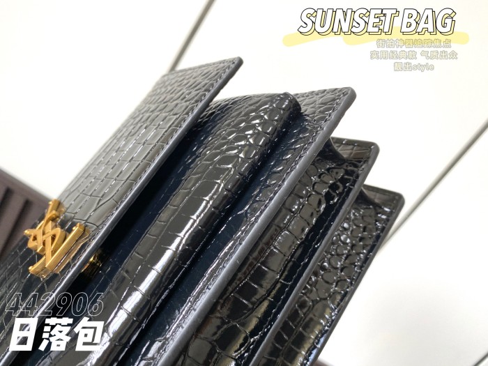 Handbags  SAINT LAURENT 442906 size 22×16×8 cm