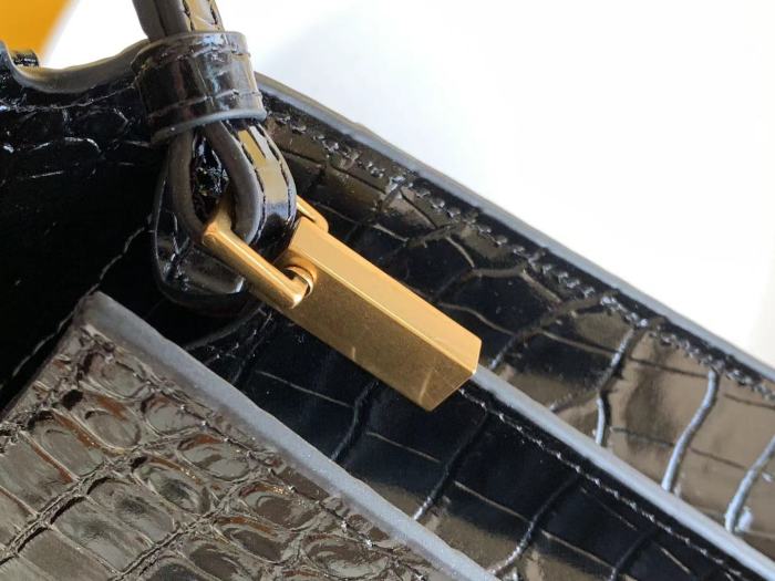 Handbags  SAINT LAURENT 602716 size 20x12.5x5 cm