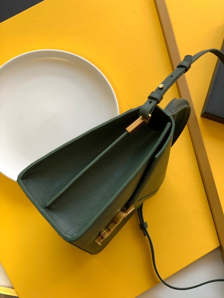 Handbags  SAINT LAURENT 578000  size 24.5x20x11.5 cm