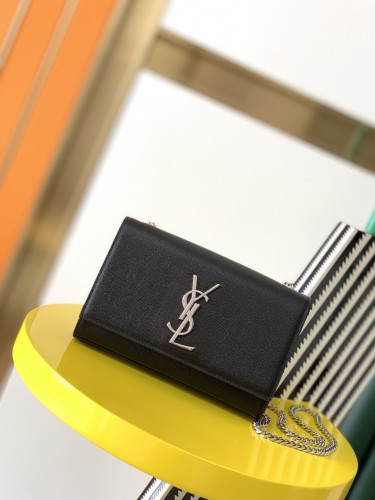 Handbags  SAINT LAURENT 469390 size 20x12.5x5 cm