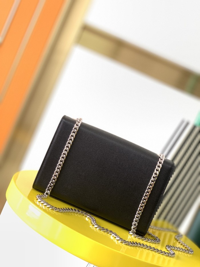 Handbags  SAINT LAURENT 469390 size 20x12.5x5 cm