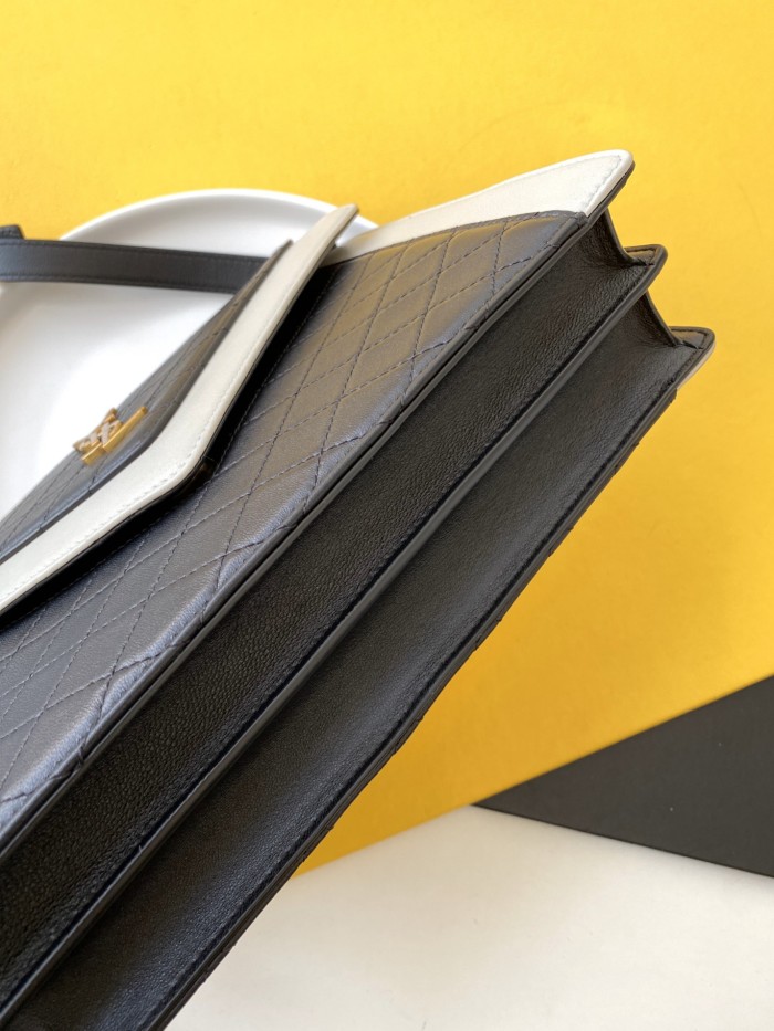 Handbags  SAINT LAURENT 668863 size 26×18×5 cm