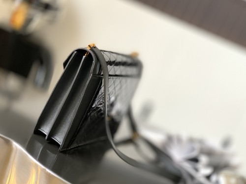 Handbags  SAINT LAURENT 668863 size 26×18×5 cm