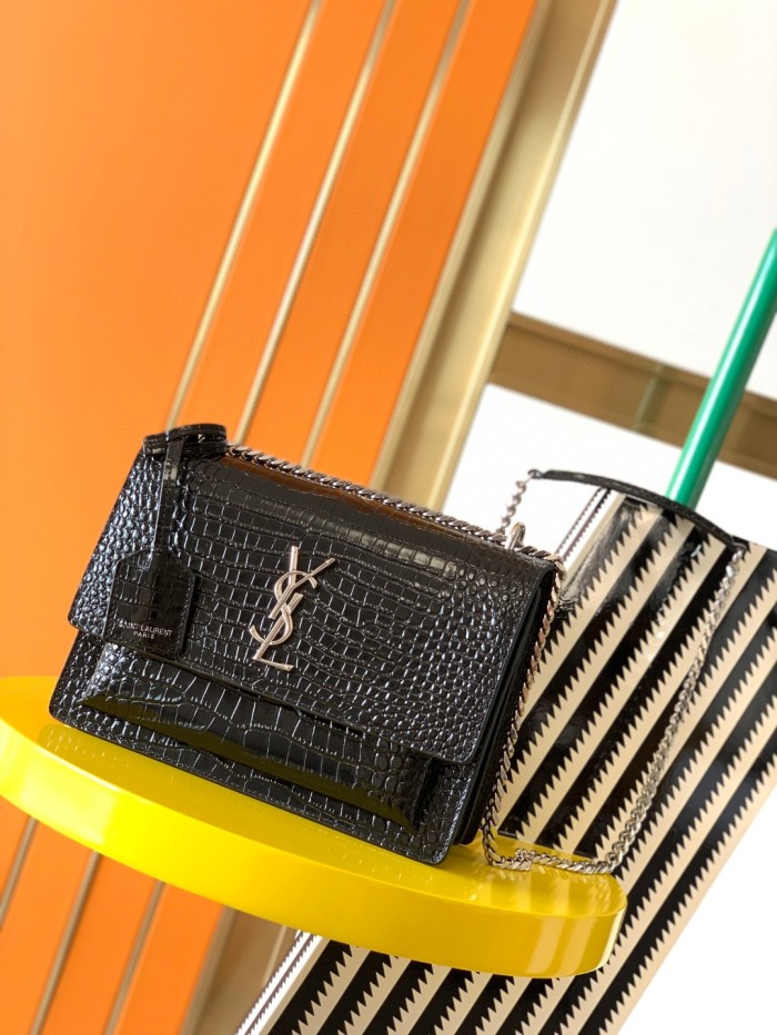 Handbags  SAINT LAURENT 442906 size 22x8x16 cm