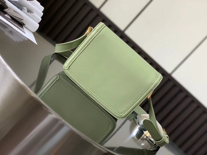 Handbags  SAINT LAURENT 634306 size 19x13x5 cm