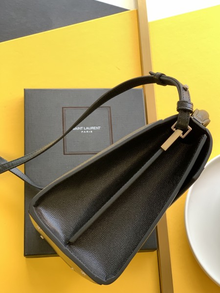 Handbags  SAINT LAURENT 578000  size 24.5x20x11.5 cm