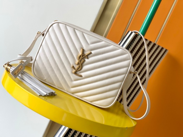 Handbags  SAINT LAURENT 520534 size 23x16x6 cm