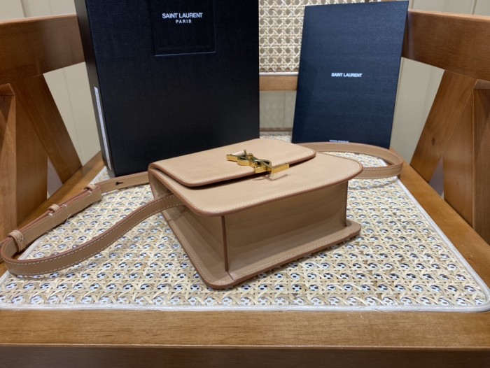 Handbags  SAINT LAURENT 668809 size 16×18x6 cm