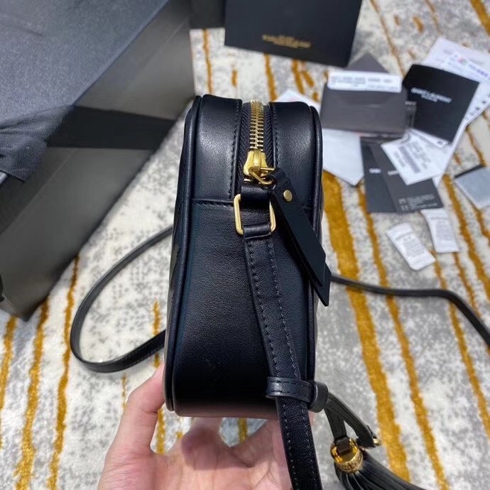 Handbags  SAINT LAURENT 520534 size 23x16x6 cm