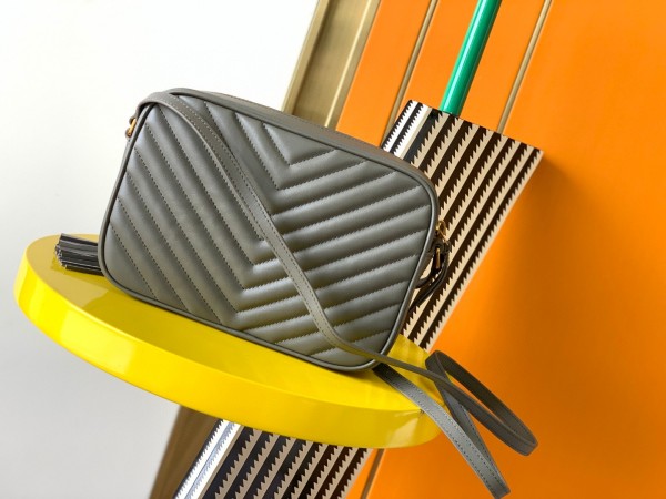 Handbags  SAINT LAURENT 520534 size 23x16x6 cm