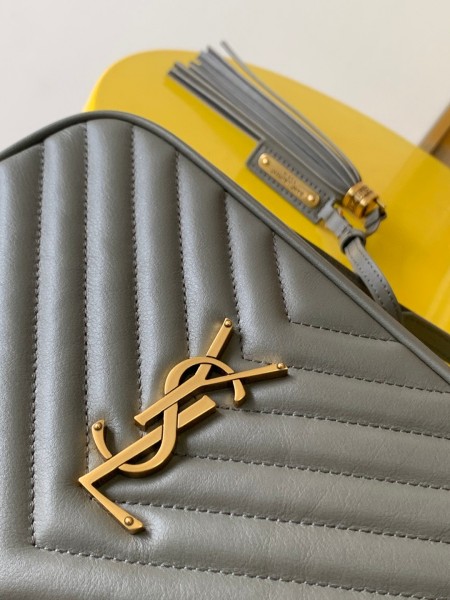 Handbags  SAINT LAURENT 520534 size 23x16x6 cm