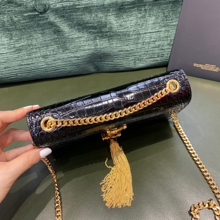 Handbags  SAINT LAURENT 469390 size 20x12.5x5 cm