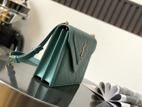 Handbags  SAINT LAURENT 668863 size 26×18×5 cm