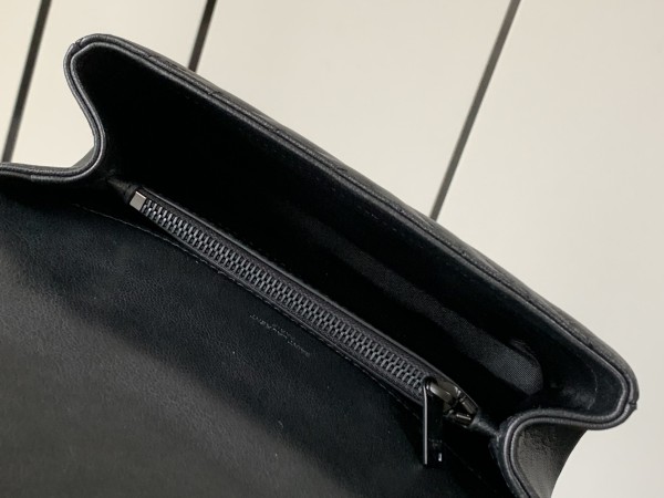 Handbags  SAINT LAURENT 392737  size 24x17x6 cm