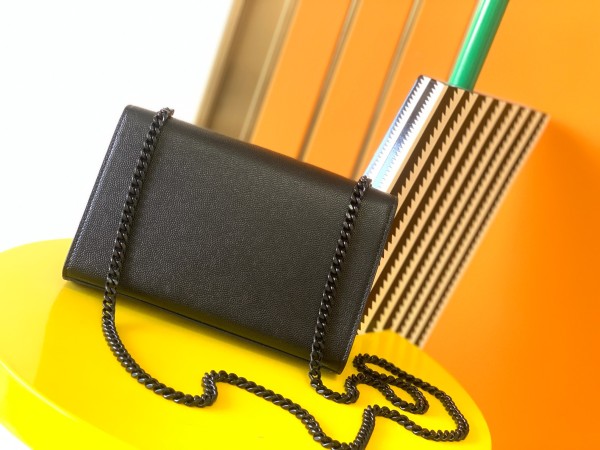 Handbags  SAINT LAURENT 469390 size 20x12.5x5 cm