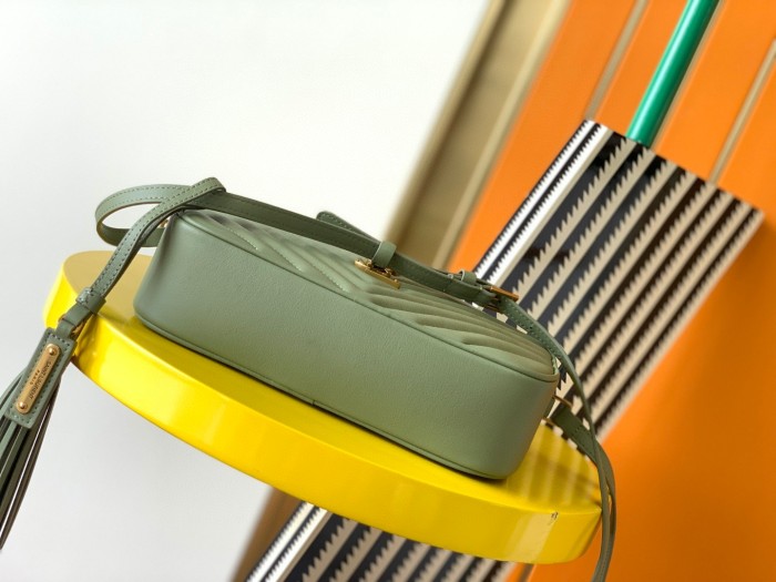 Handbags  SAINT LAURENT 520534 size 23x16x6 cm