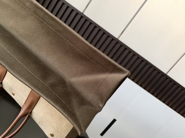 Handbags  SAINT LAURENT 509415 size 48x36x16 cm