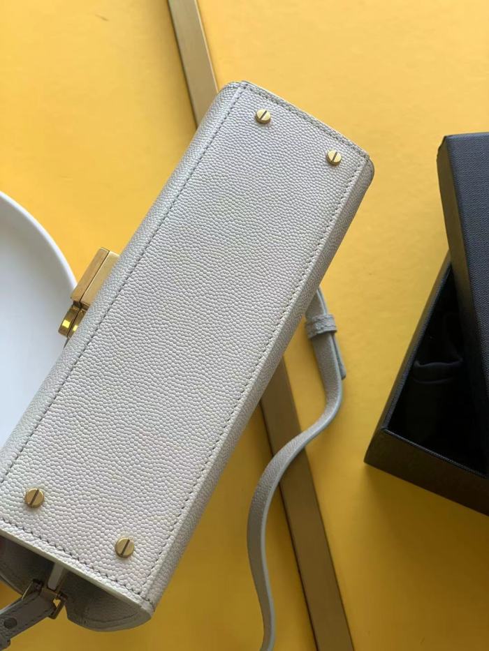 Handbags  SAINT LAURENT 602716 size 20×16×7.5 cm