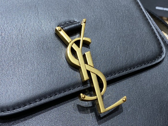 Handbags  SAINT LAURENT 668809 size 16×18x6 cm