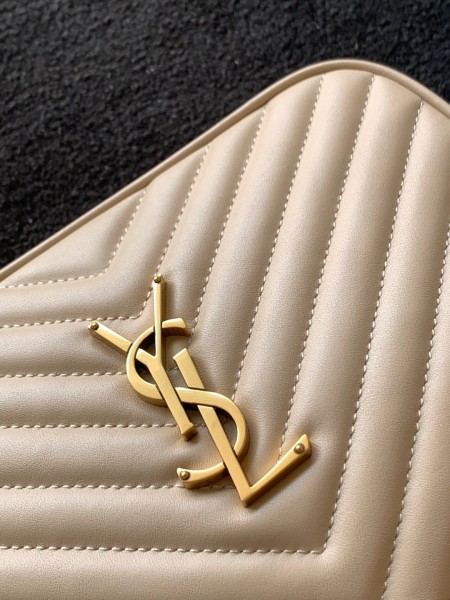 Handbags  SAINT LAURENT 520534 size 23x16x6 cm