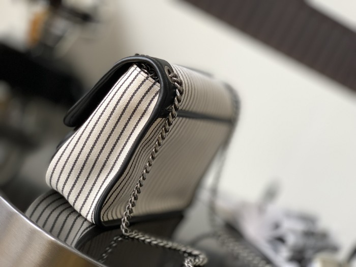 Handbags  SAINT LAURENT 633158  size 28×20.5×8.5 cm