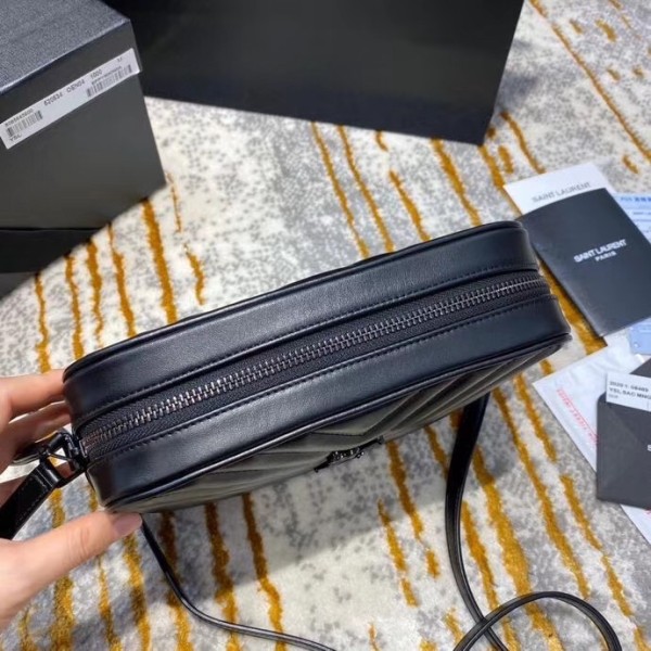 Handbags  SAINT LAURENT 520534 size 23x16x6 cm