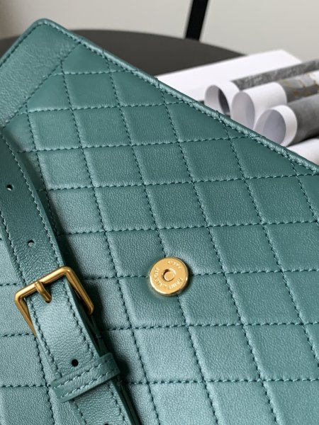 Handbags  SAINT LAURENT 668863 size 26×18×5 cm