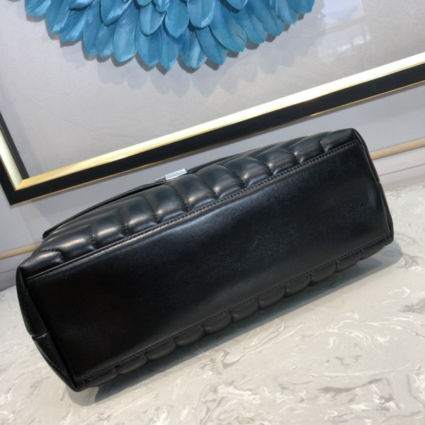 Handbags  SAINT LAURENT 459749 size 31x22x10 cm