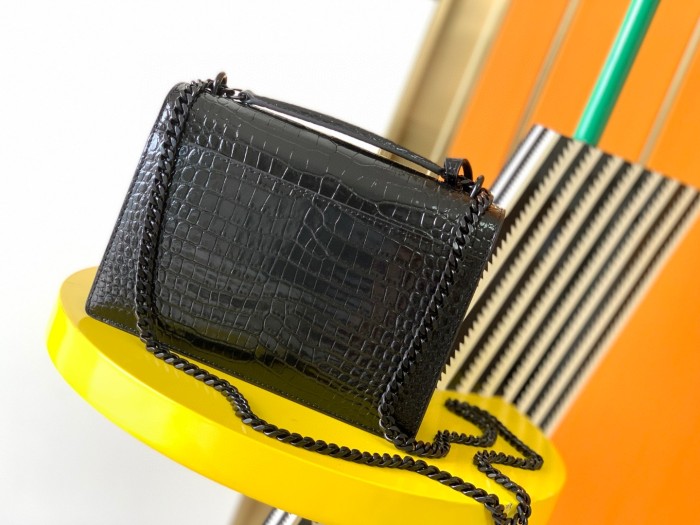 Handbags  SAINT LAURENT 442906 size 22x8x16 cm