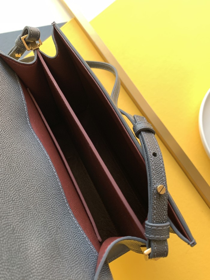 Handbags  SAINT LAURENT 578000  size 24.5x20x11.5 cm