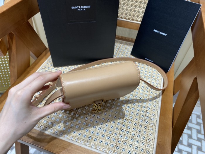 Handbags  SAINT LAURENT 668809 size 16×18x6 cm