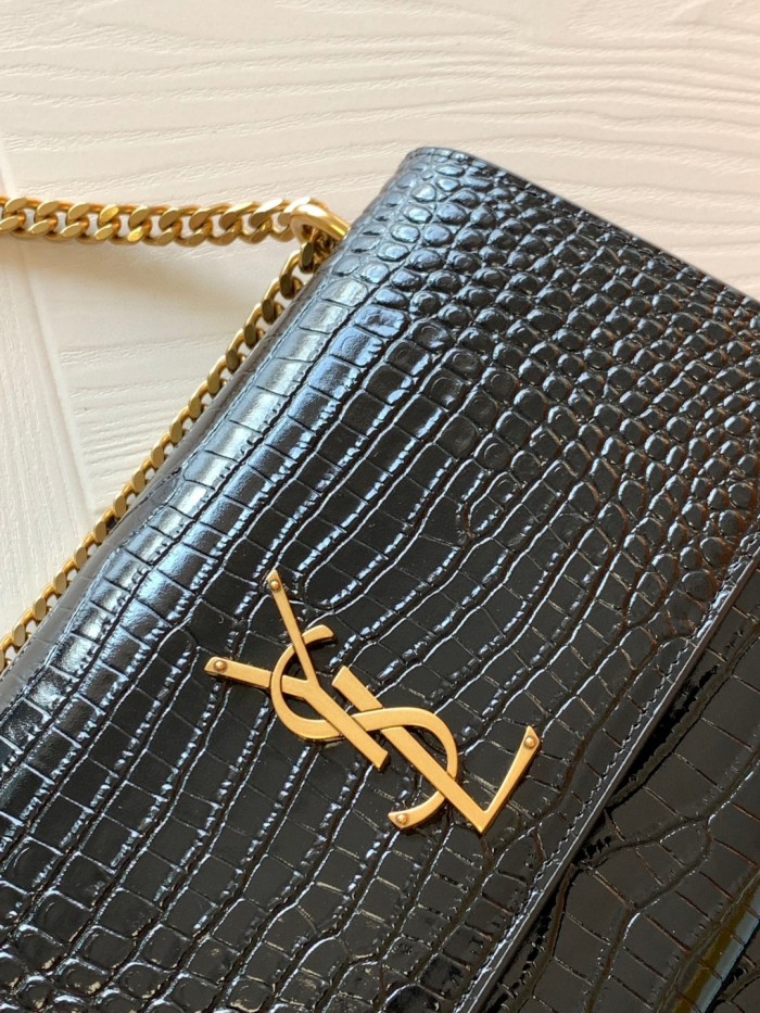 Handbags  SAINT LAURENT 442906 size 22x8x16 cm