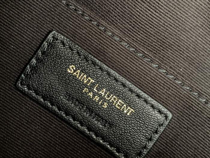 Handbags  SAINT LAURENT 520534  size 23x16x6 cm